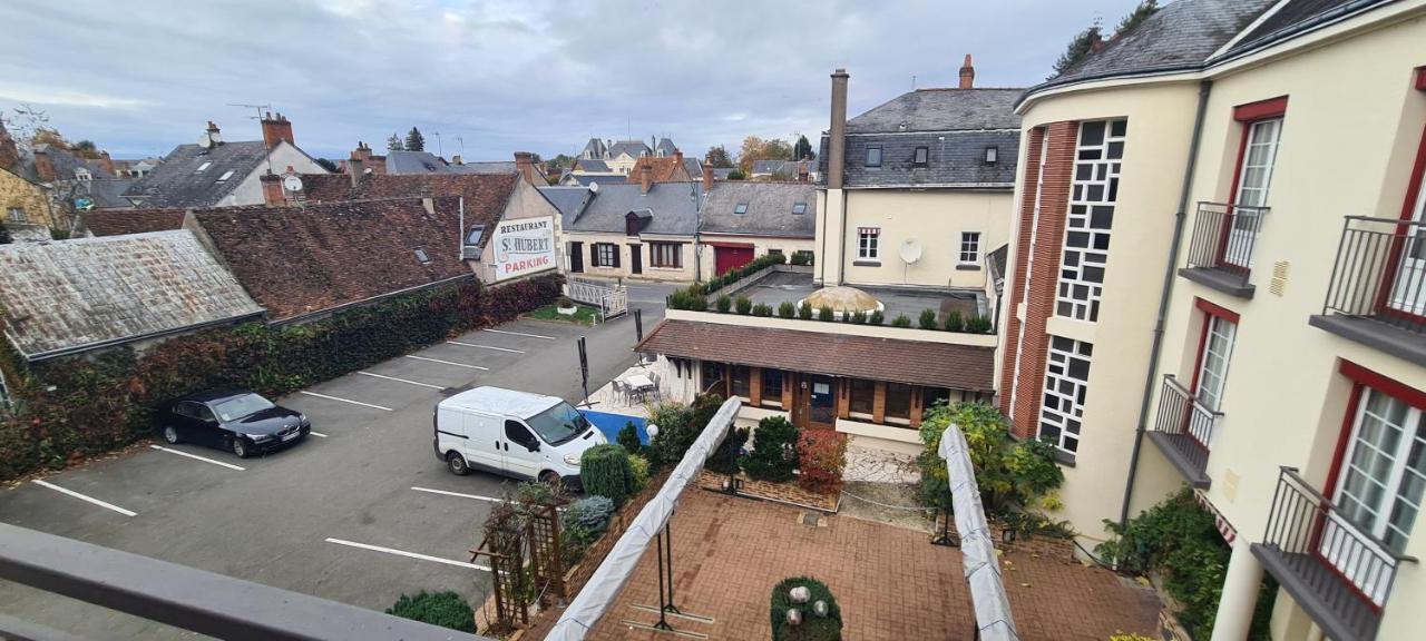 Logis Hotel Saint-Hubert Cour-Cheverny Exterior foto